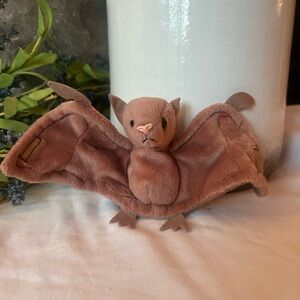 Rare batty with tag errors retired Beanie babies